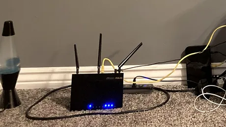 Cele 2 electrocasnice care nu trebuie poziționate la mai puțin de un metru de router-ul Wi-Fi