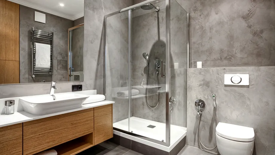 Nu vei mai vedea mucegai în baie dacă schimbi un singur obicei la duș