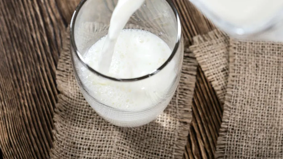 Laptele integral sau laptele degresat? Care este mai sănătos