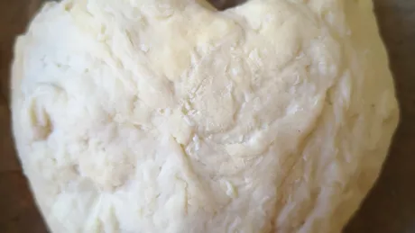 Dragostea trece prin… stomac? 3 idei cu aluat de pâine pentru a-ți impresiona partenerul