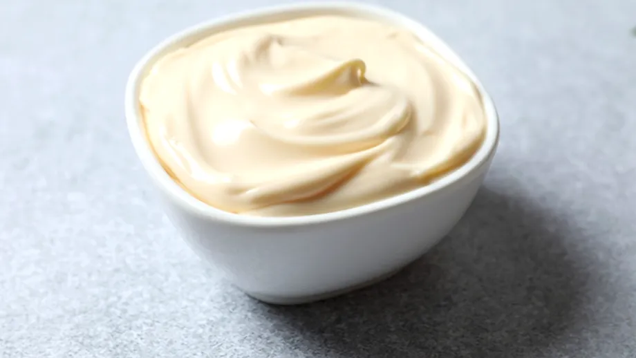 Așa faci cea mai cremoasă maioneză de post. Trucul maicilor de la Chiroiu