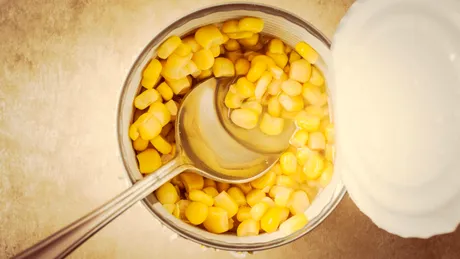 Alimentul sănătos care crește glicemia. Nu pune mai mult de 2 linguri în salată!