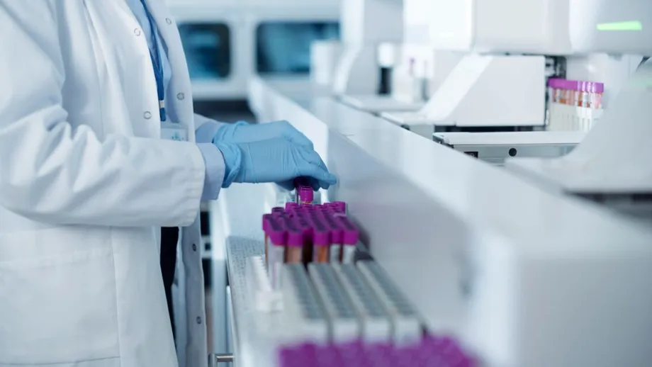 Noul test de sânge care ar putea estima riscul de deces în următorii ani
