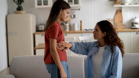 Menarha: ghid complet despre prima menstruație la adolescente