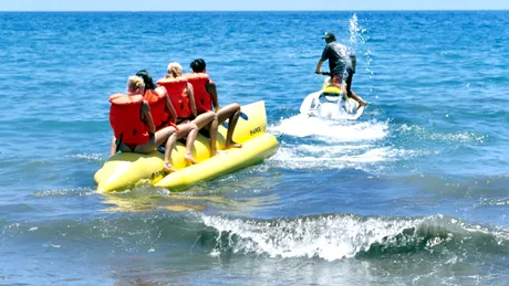 Cât de periculoasă e „banana”, distracția preferată a românilor la mare
