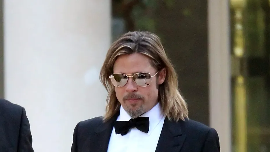 Brad Pitt dependent de arme de foc