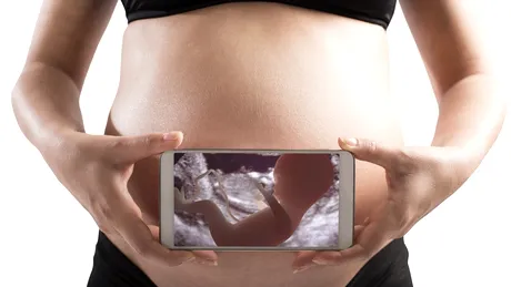 Motivul fascinant pentru care gravidele își donează placenta la naștere. „Este considerată o comoară”