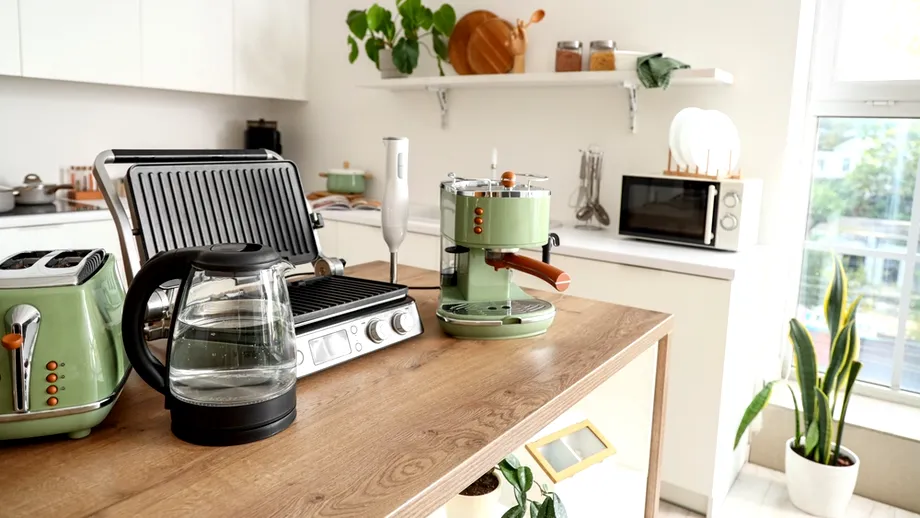 Electrocasnice pe care să NU le ții niciodată în priză dacă nu le folosești. Cresc factura la curent!