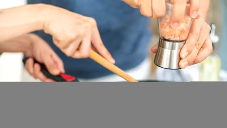 Lipsa de sare în organism: simptome și complicații asociate