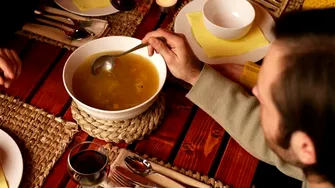 De ce nu este bine să mănânci ciorbă seara. Efectele sunt nebănuite