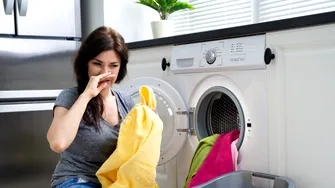 Cum scoți mirosul de pe prosoape fără fierbere. Metoda blândă care funcționează peste noapte