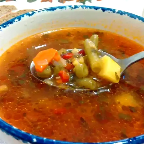 Condimentul care nu trebuie pus niciodată în ciorba de legume. Îi distruge gustul iremediabil