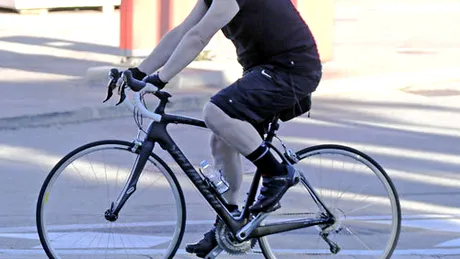 Bono de la U2 a suferit un accident cu bicicleta