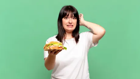 Greșeli pe care le faci zilnic, la micul dejun. Ce să nu mai pui în farfurie să-ți „bubuie” colesterolul