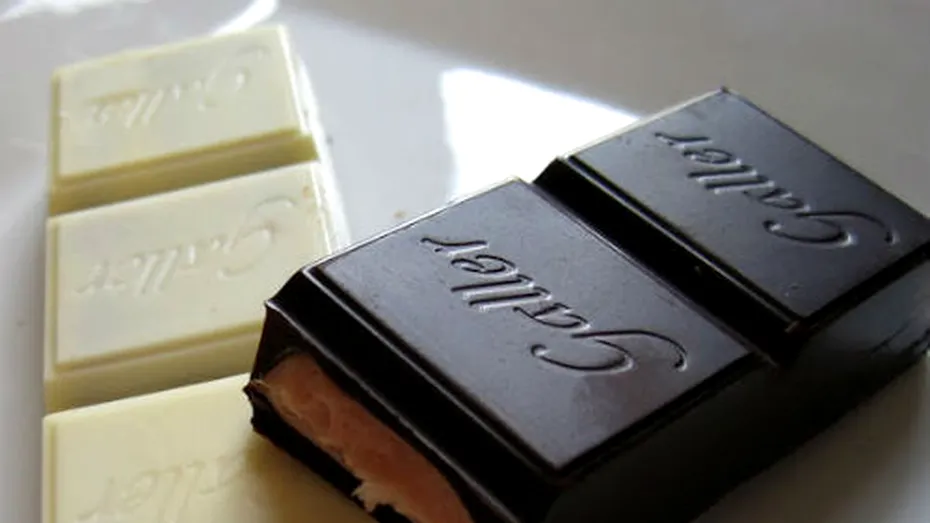 Tu ştii care este diferenţa dintre ciocolata albă şi ciocolata neagră?