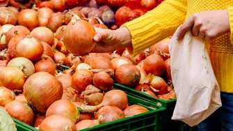 Consumul de ceapă crudă poate provoca balonare și disconfort?