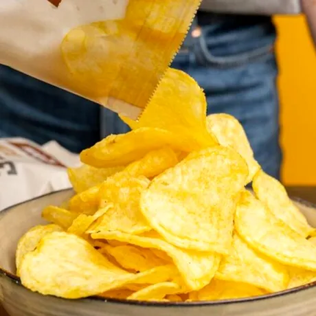 Care sunt cele mai nesănătoase chips-uri din supermarket, de fapt. Nici măcar nu sunt cartofi!