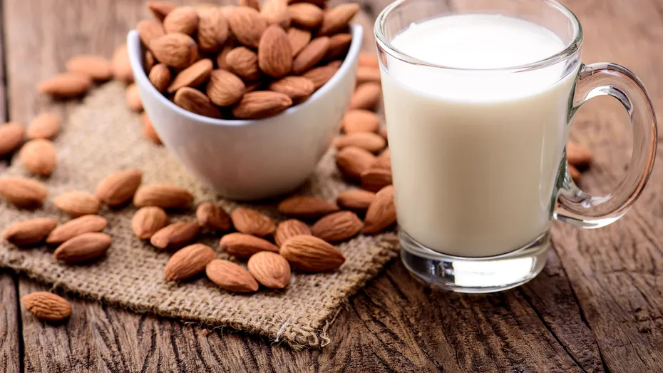 Migdale înmuiate cu sau fără coajă? Iată care este cea mai sănătoasă metodă