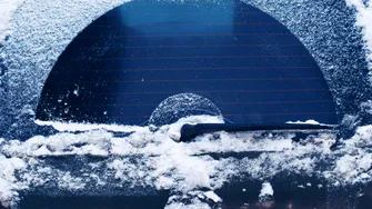 Cum pot șosetele vechi să te ajute iarna în mașină? Trucul neștiut de mulți șoferi