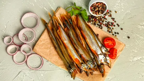 Peștele pe care nu e bine să îl mănânci dacă suferi de hipertensiune. Este bogat în sodiu și îți poate aduce probleme grave de sănătate