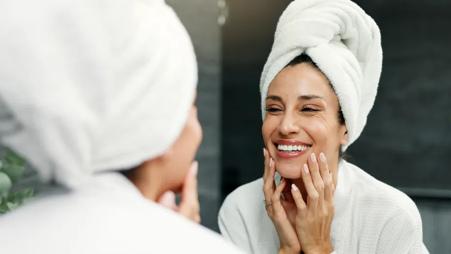 Colagenul făcut în casă care redă strălucirea pielii peste noapte. Efectul „wow” apare dimineața