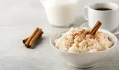 Cât orez se pune, de fapt, la 1 litru de lapte. Rețeta simplă a celui mai iubit desert al copilăriei