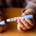 De la ce vârstă poți începe injecțiile pentru slăbit. Ce trebuie să știi despre tratament