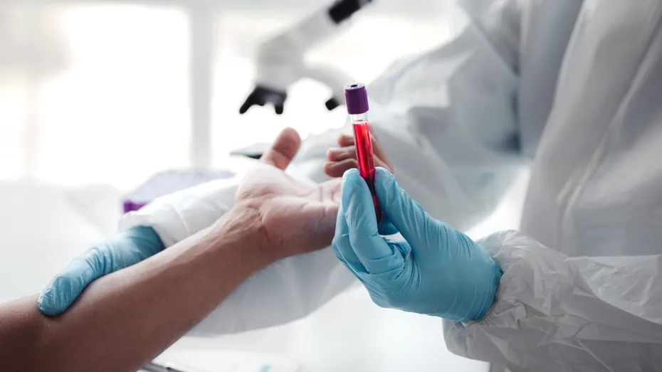 Un test de sânge ar putea prezice demența la femei cu 25 de ani înainte de primele simptome, arată un nou studiu