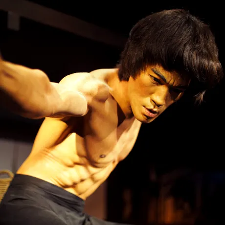 Misterul morții lui Bruce Lee, elucidat după 50 de ani: Boala care l-a făcut să bea apă în exces