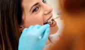 O dietă hipocalorică de șase zile ar putea reduce inflamația gingiilor, arată un nou studiu