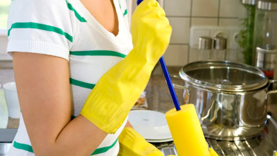 Studiu: Obiceiurile românilor legate de curățenie acasă