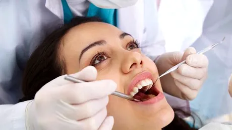 Ce afecţiune dentară puteţi face dacă vă îngrăşaţi excesiv