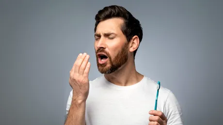 Cum să scapi de mirosul de usturoi fără gumă și fără pastă de dinți
