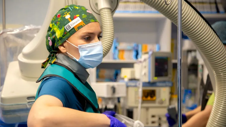 (P) Premieră medicală națională la ARES, în Spitalul Monza: un pacient în vârstă de 89 de ani cu o proteză aortică degenerată a fost tratat prin implantarea unei proteze autoexpandabile noi în proteza existentă (TAVI în TAVI)