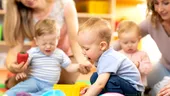 Salariații care își cresc singuri copiii ar putea primi cel puțin trei zile în plus de concediu de odihnă