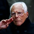 Giorgio Armani a împlinit 90 de ani: „Mai pot sta 2-3 ani în fruntea companiei”. Secretul unei vieți active și de succes