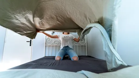 De ce e obligatoriu să speli lenjeria de pat abia cumpărată