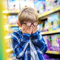 De ce părinții ar trebui să evite expresia „Nu avem bani” când cei mici își doresc ceva. Ce ar fi mai util să le spună copiilor