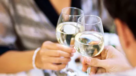 Iubirea te îmbată la fel ca şi alcoolul!