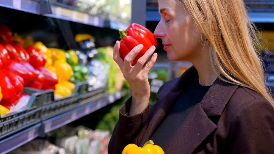 Cum alegem legumele și fructele din supermarket. Unde trebuie să miroși ardeiul să vezi dacă este proaspăt