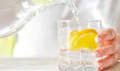 Slăbește cu apă și lămâie! Sfatul medicului: Se bea cu 30 de minute înainte de masă