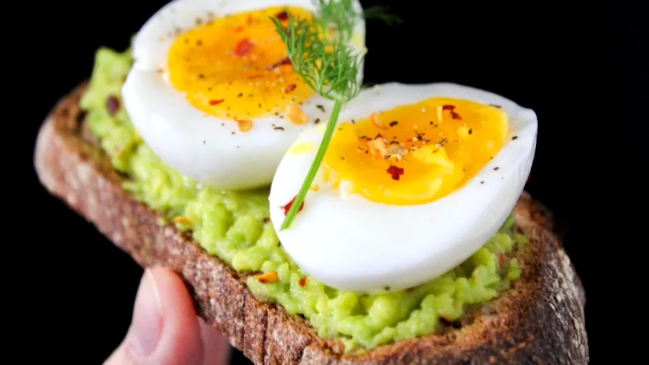 Ce alimente să consumi la micul dejun pentru a combate anxietatea de dimineață