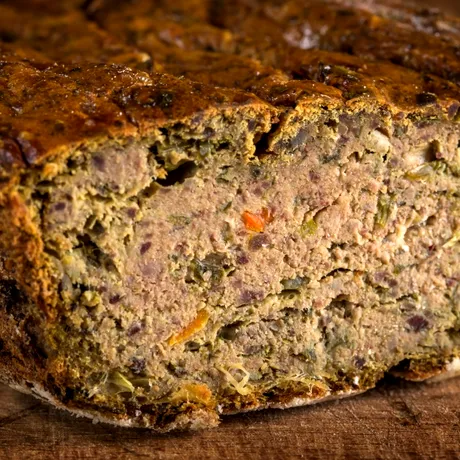 Rețetă delicioasă de drob fără carne. Se face cu ciuperci, spanac și leurdă