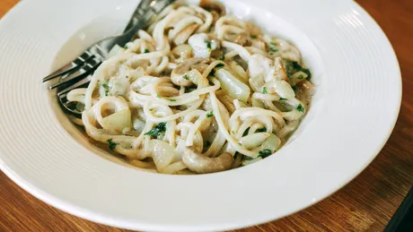 Spaghete carbonara de post: delicioase și incredibil de ușor de preparat. Rezultatul este uimitor!