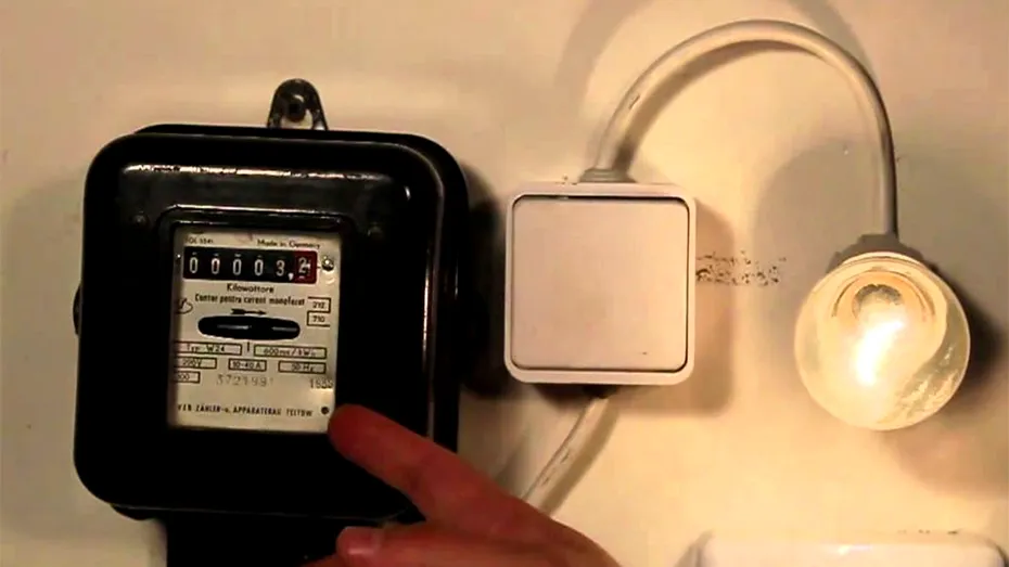 Electrocasnicul care consumă într-un singur minut cât 300 de becuri deschise simultan. Este cea mai mare pagubă la casa omului, dar majoritatea românilor îl au