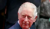 Prinţul Charles, gestul banal care îi pune viaţa în pericol şi riscă să ia coronavirus