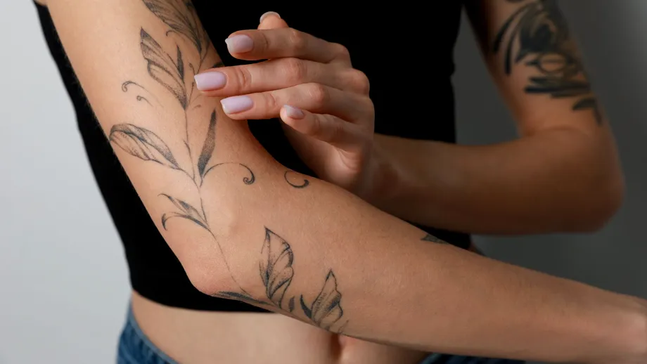 Ce se întâmplă, de fapt, când îți faci un tatuaj. În 83% dintre cazuri, crește riscul de cancer