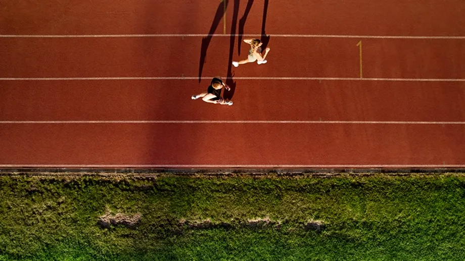 Cum reușește un băiețel de 10 ani să alerge 25 de kilometri ca un adult. Secretul care îl ajută să atingă această performanță