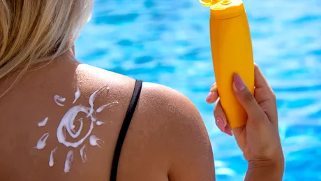 Greșeli ale utilizării cremei de protecție solară care îți pot deteriora pielea