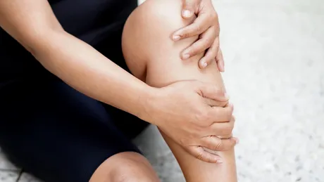 Semnul apărut la un singur picior care poate anunța un cheag de sânge periculos. Când trebuie să mergi urgent la medic